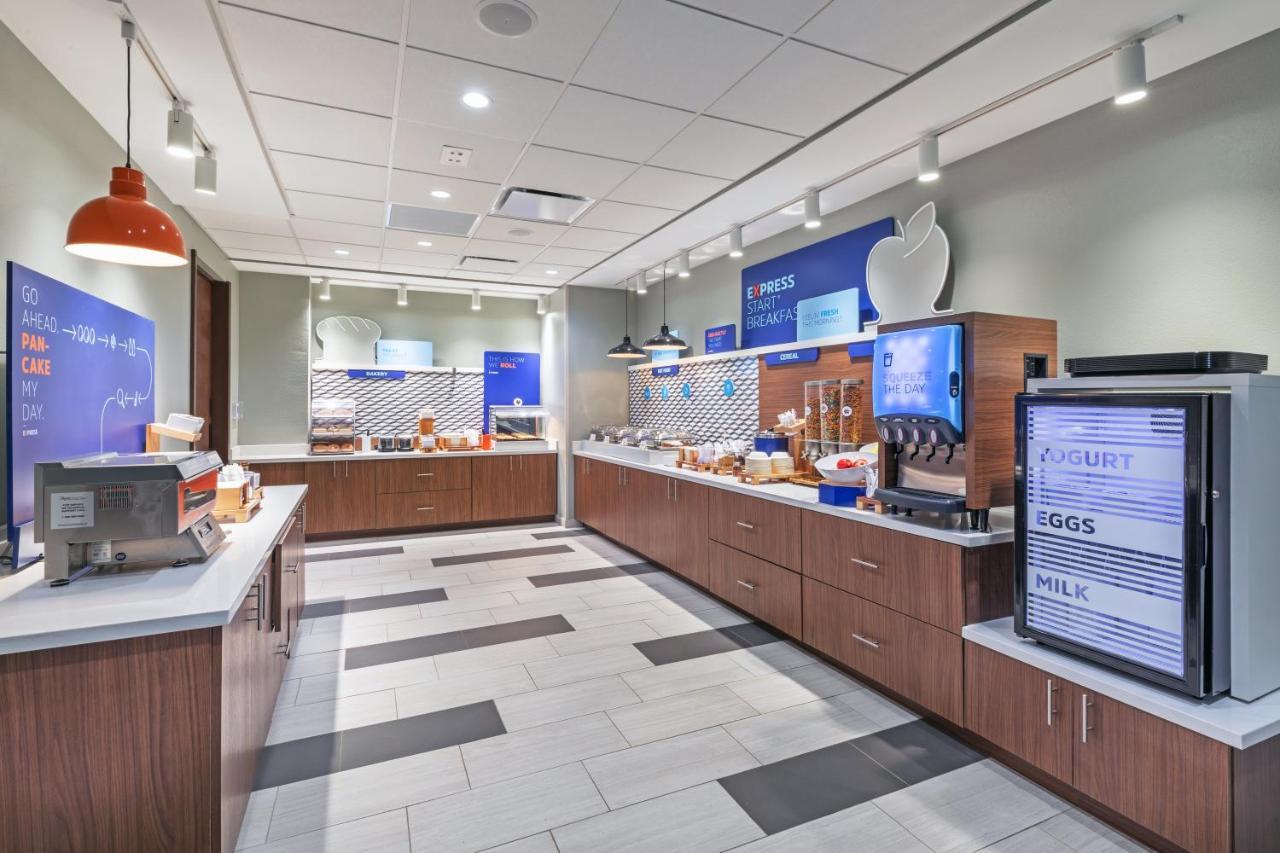 Holiday Inn Express & Suites - Parsons By Ihg Exteriér fotografie