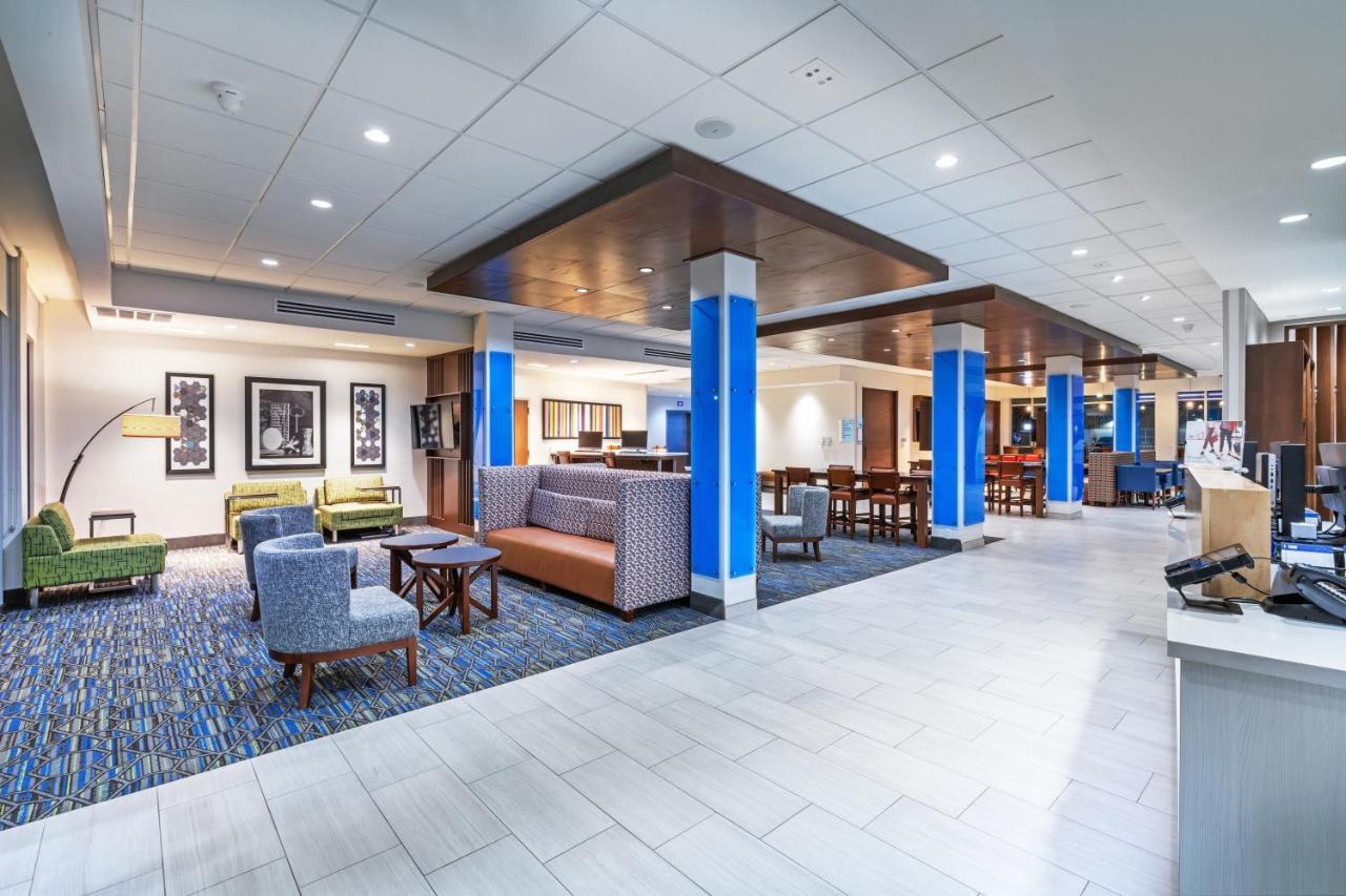 Holiday Inn Express & Suites - Parsons By Ihg Exteriér fotografie