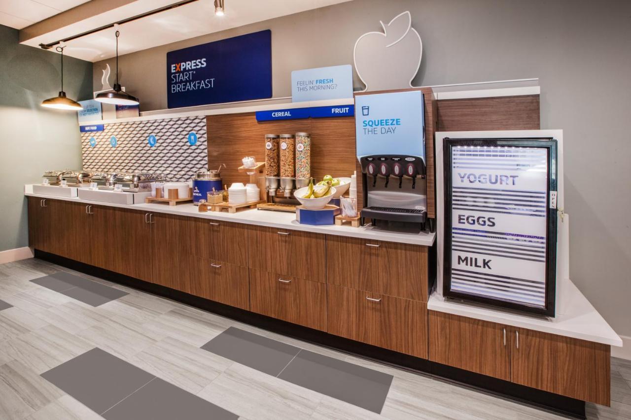 Holiday Inn Express & Suites - Parsons By Ihg Exteriér fotografie